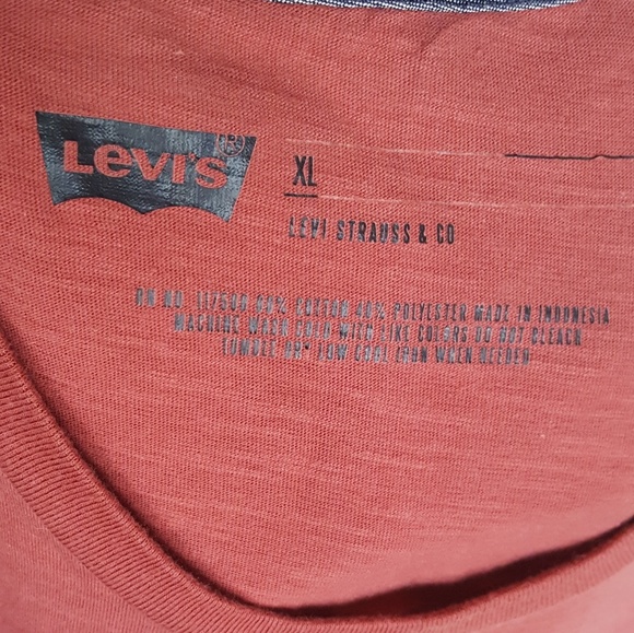 Levi's Orange Tee - Picture 4 of 4